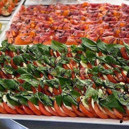 Hotel Toscana Borna Bagian luar foto