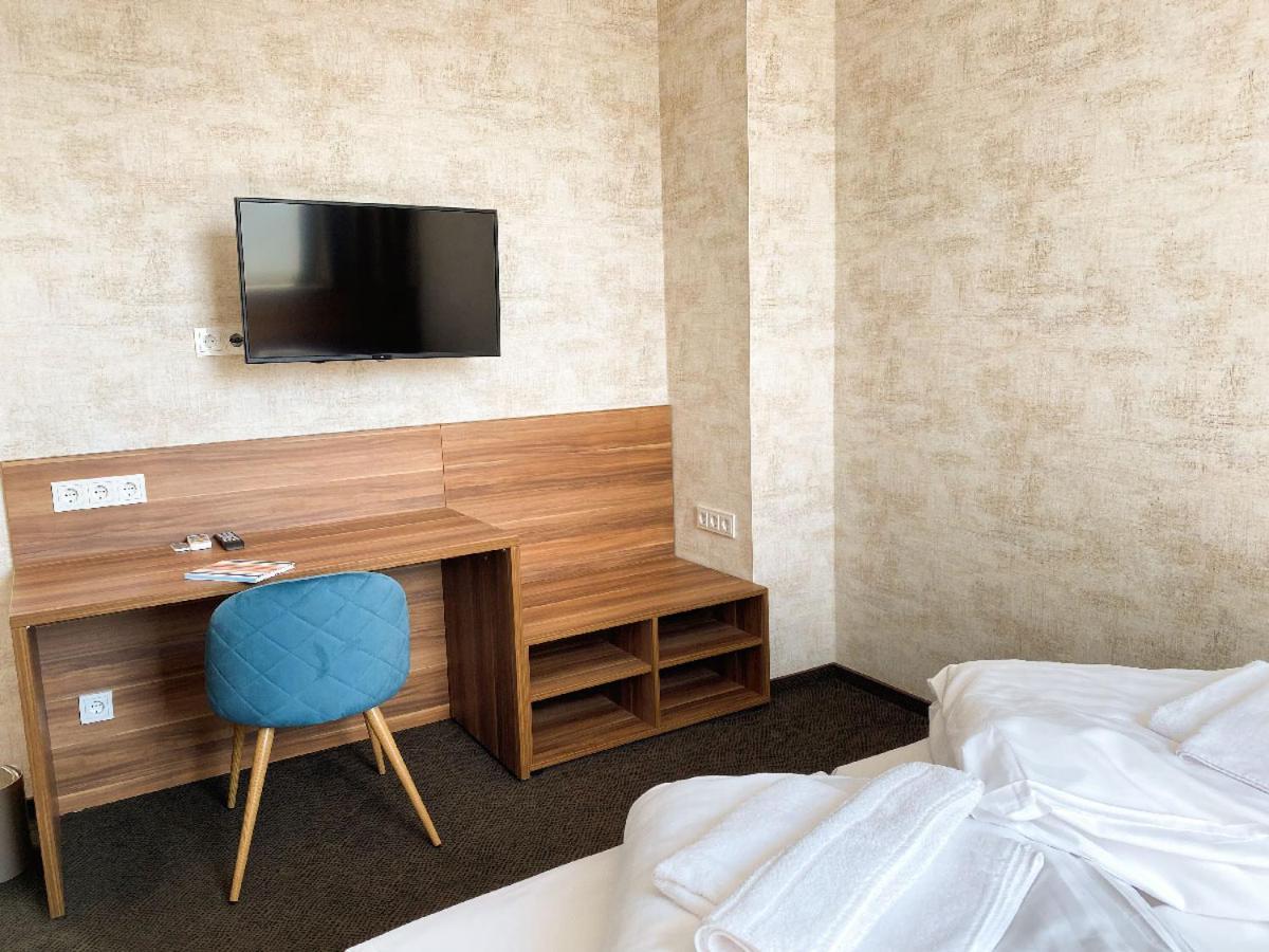 Hotel Toscana Borna Bagian luar foto