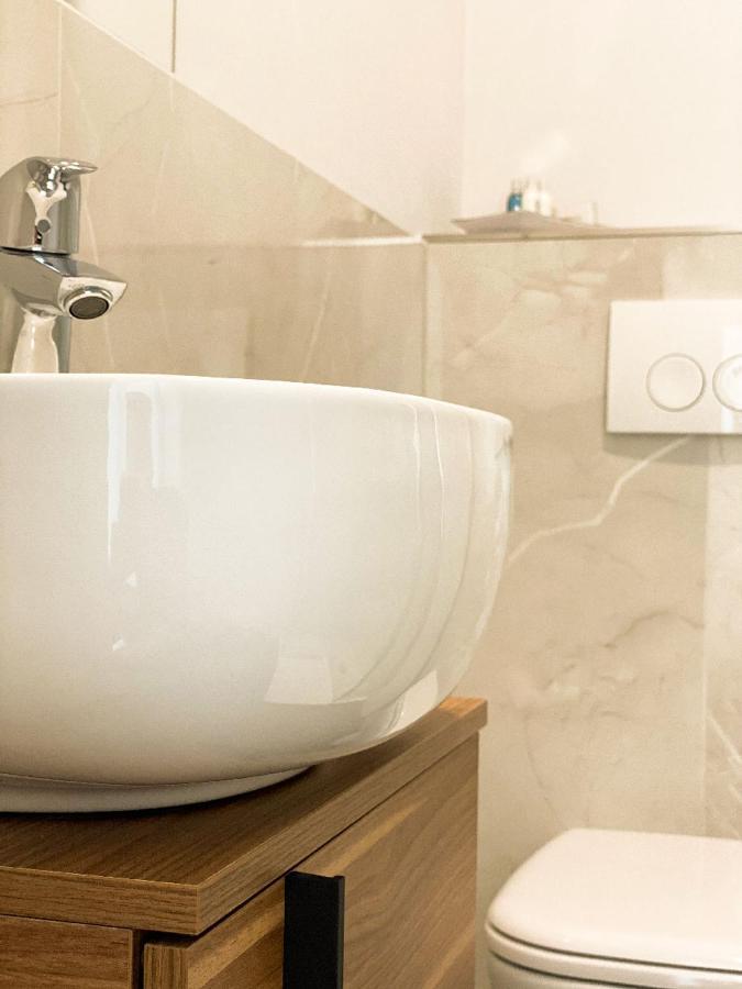 Hotel Toscana Borna Bagian luar foto