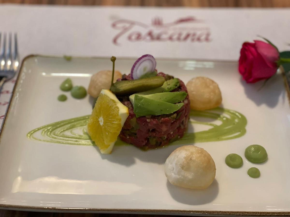 Hotel Toscana Borna Bagian luar foto